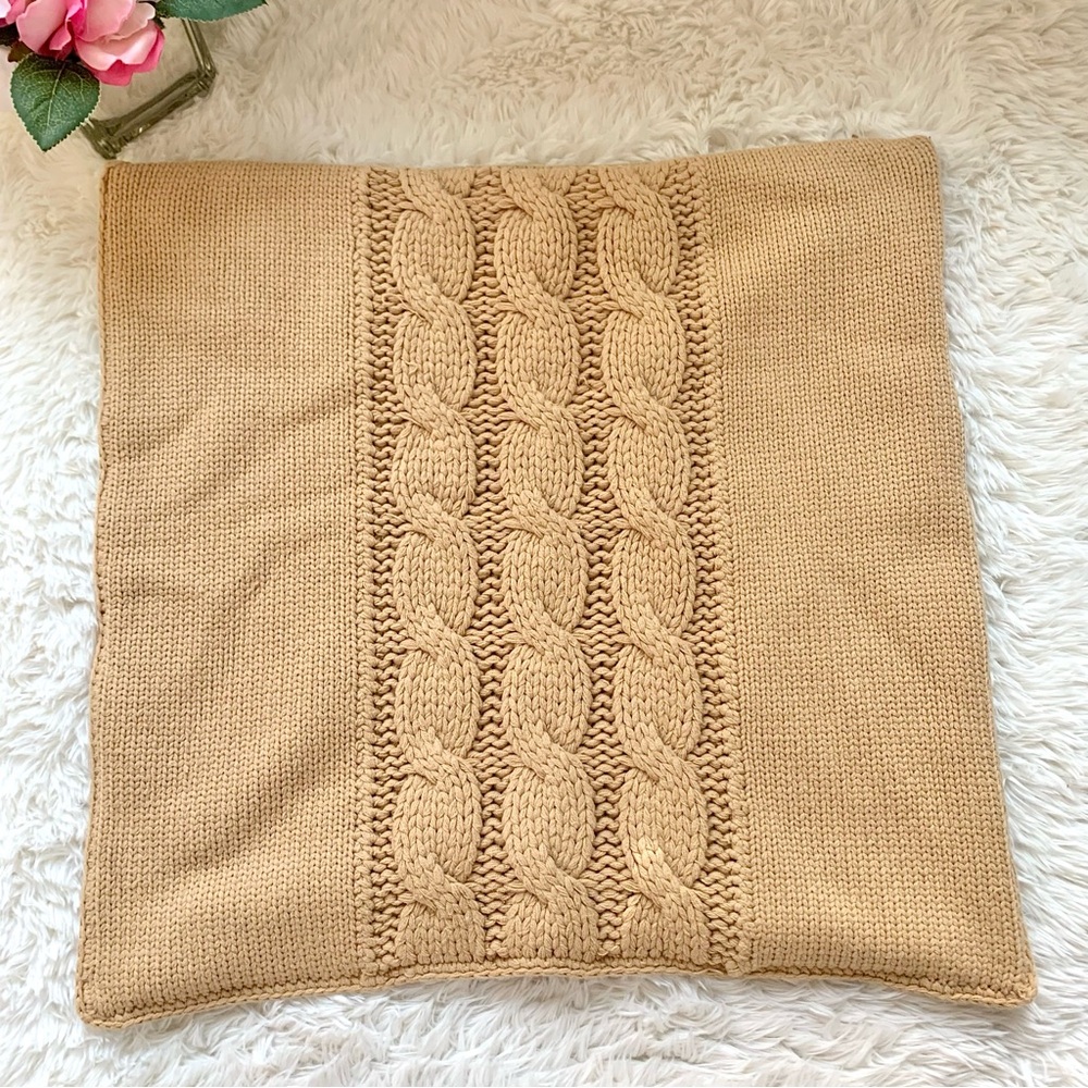 Pottery Barn Chunky Cable Knit 20” Pillow Cover - Picture 8 of 12